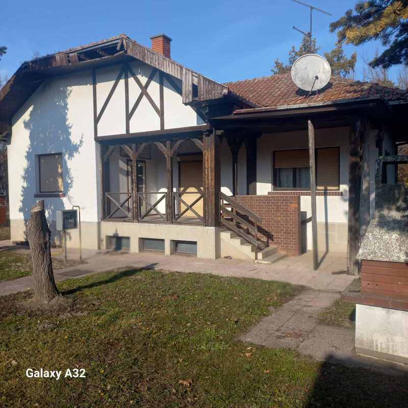 m2Gsigma nekretnine, Žitište okolina, Banatsko Karađorđevo, četvoroiposobna kuća na prodaju, 1956