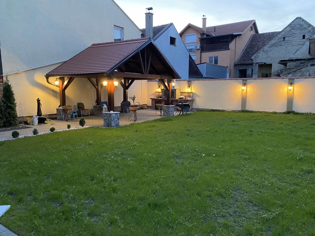 m2Gsigma nekretnine, Zrenjanin, Žitni trg, četvorosobna kuća na prodaju, 2288