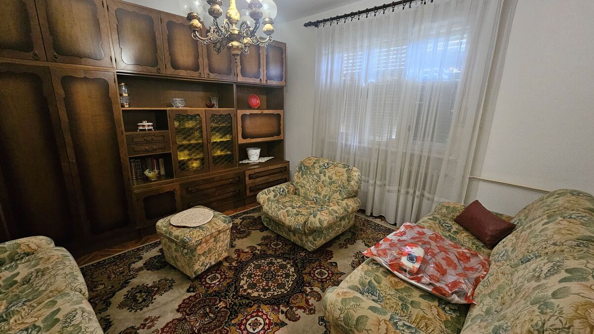 m2Gsigma nekretnine, Zrenjanin, Zeleno polje, više od šest soba kuća na prodaju, 2310