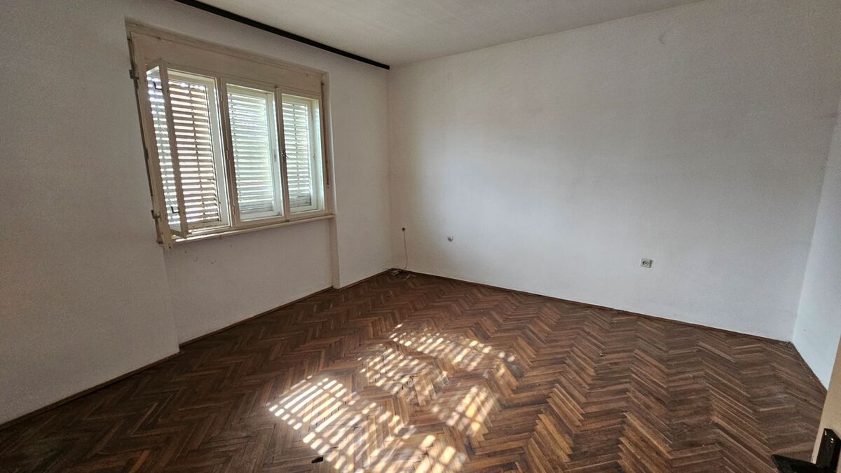 m2Gsigma nekretnine, Zrenjanin, Zeleno polje, više od šest soba kuća na prodaju, 2310