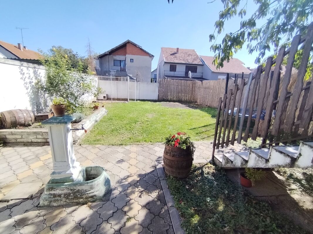 m2Gsigma nekretnine, Zrenjanin, Gradnulica, petosobna kuća na prodaju, 2444