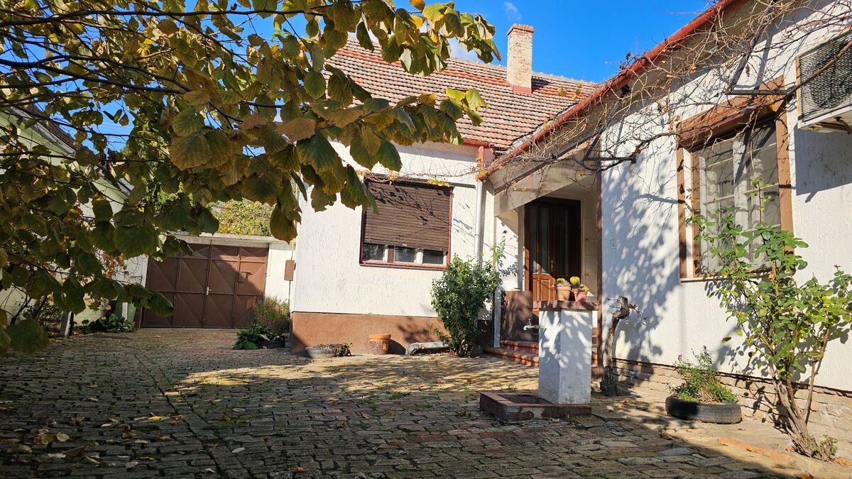 m2Gsigma nekretnine, Zrenjanin, Širi centar, petosobna kuća na prodaju, 2493